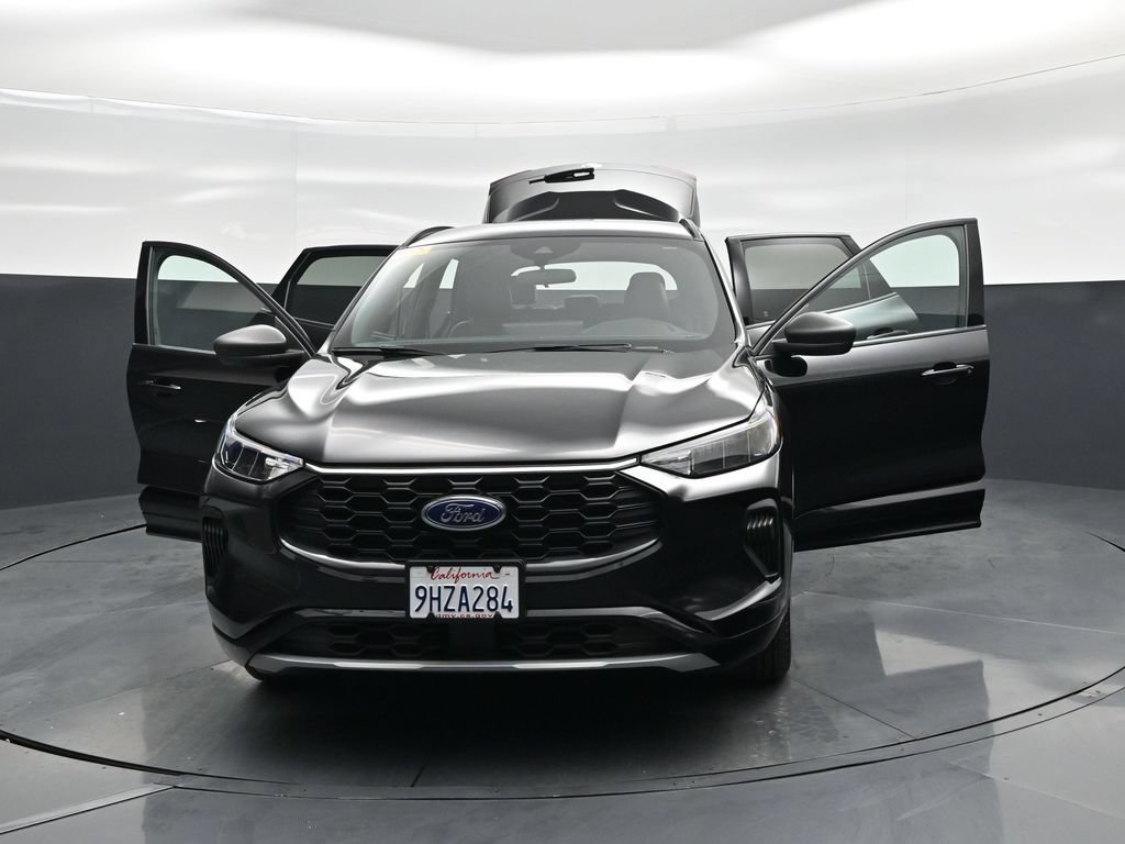 Certified 2023 Ford Escape ST-Line w/ Tech Pack #1 FWD image 29