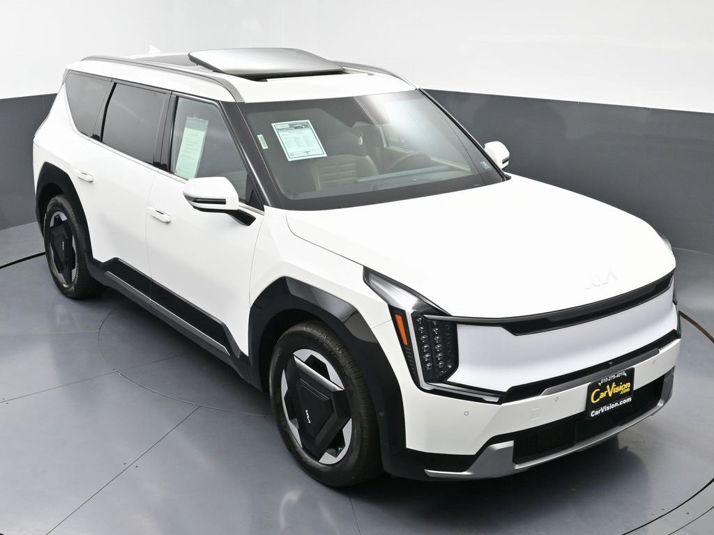 Used 2024 Kia EV9 Land image 45
