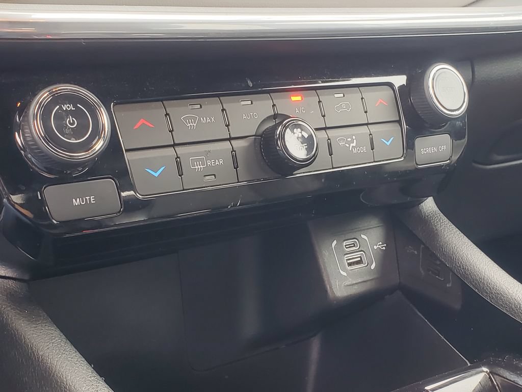 Used 2024 Jeep Compass Limited AWD/4WD image 20