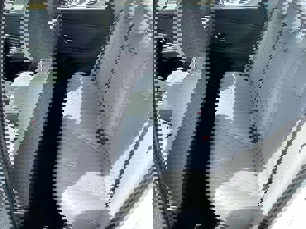 New 2026 Hyundai Elantra Limited image 10