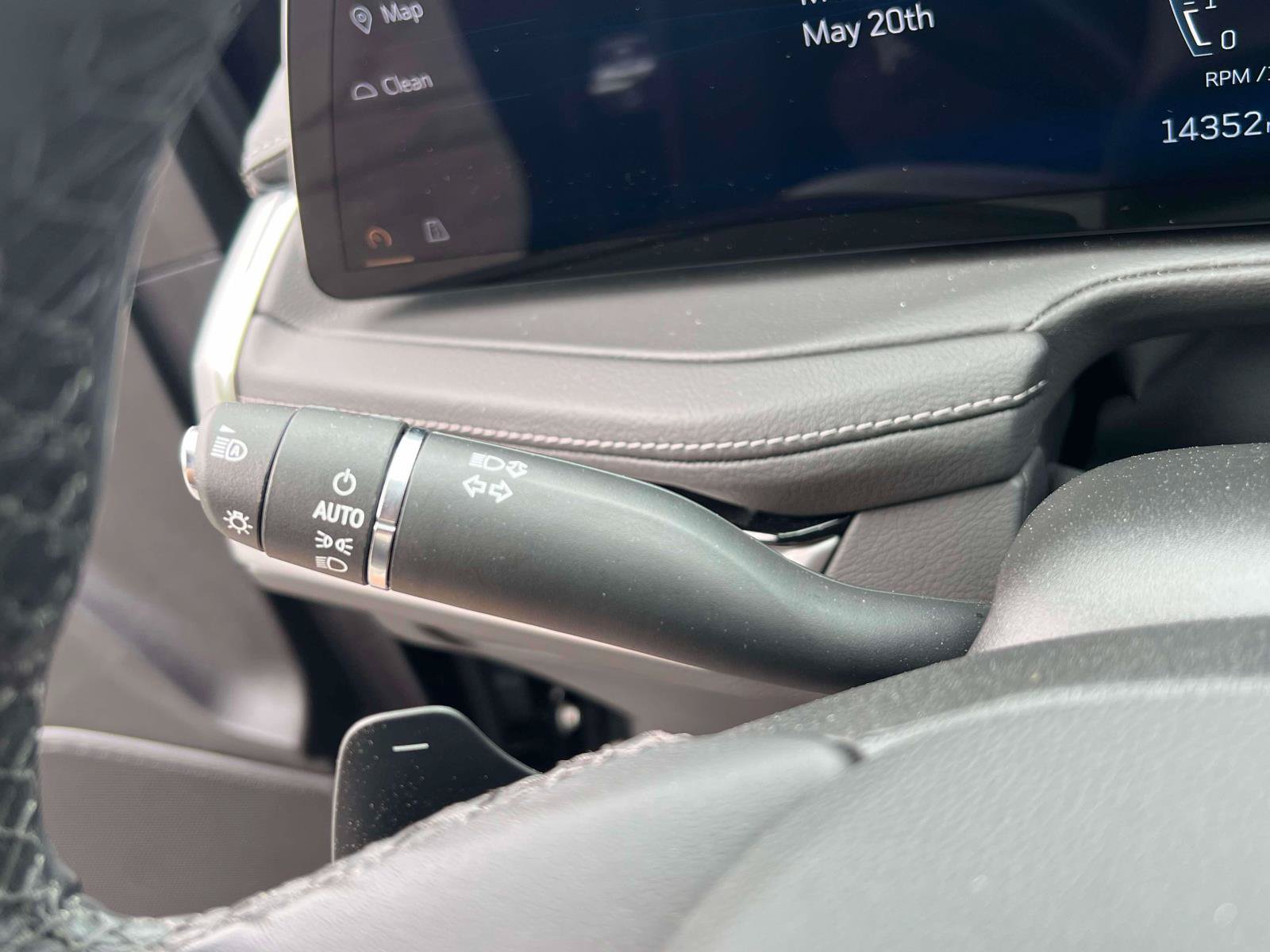 Used 2025 Cadillac XT4 Premium Luxury AWD/4WD image 16