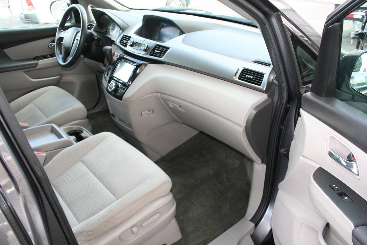 Used 2015 Honda Odyssey EX image 15