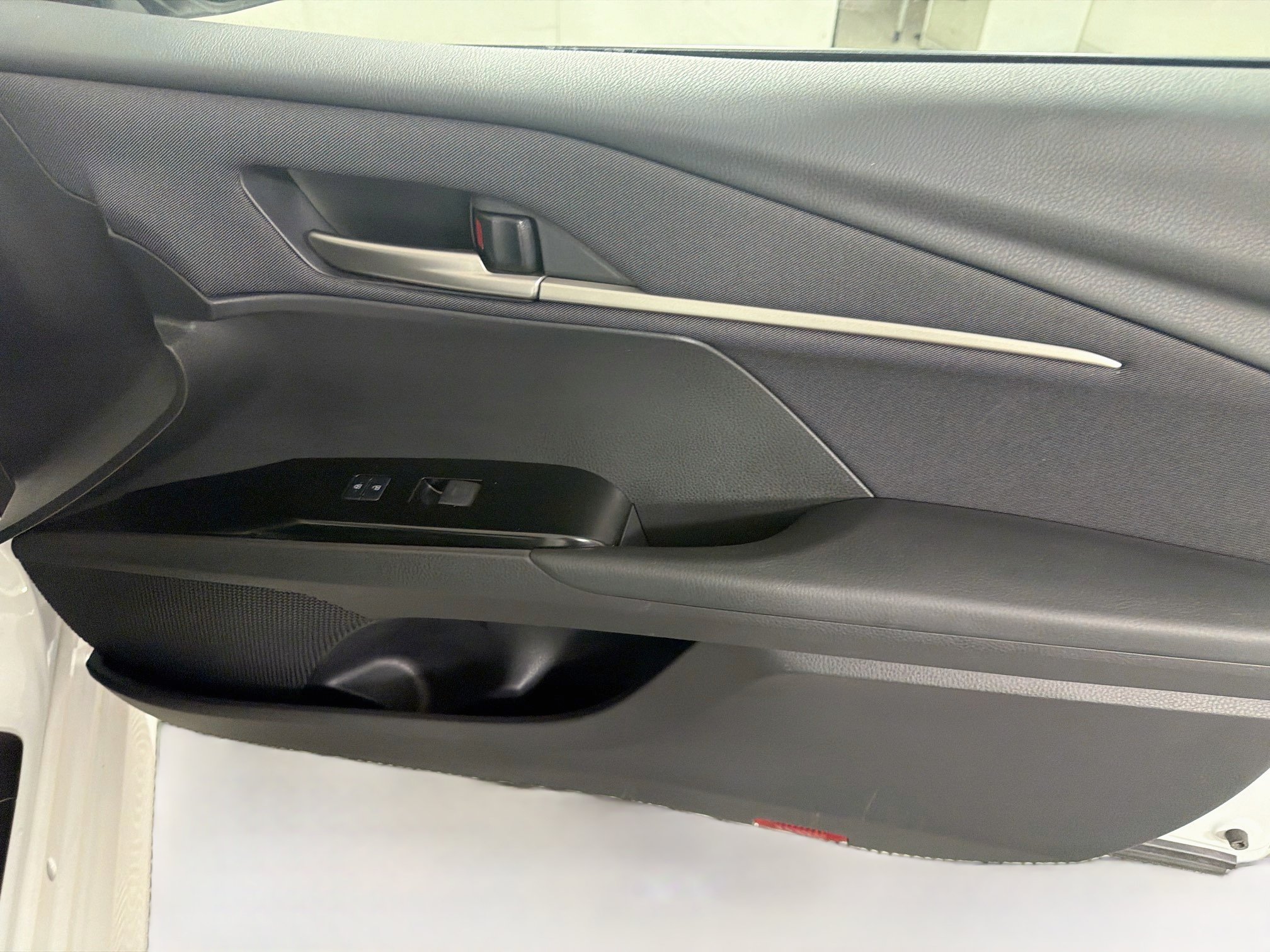 Used 2025 Toyota Camry LE FWD image 30