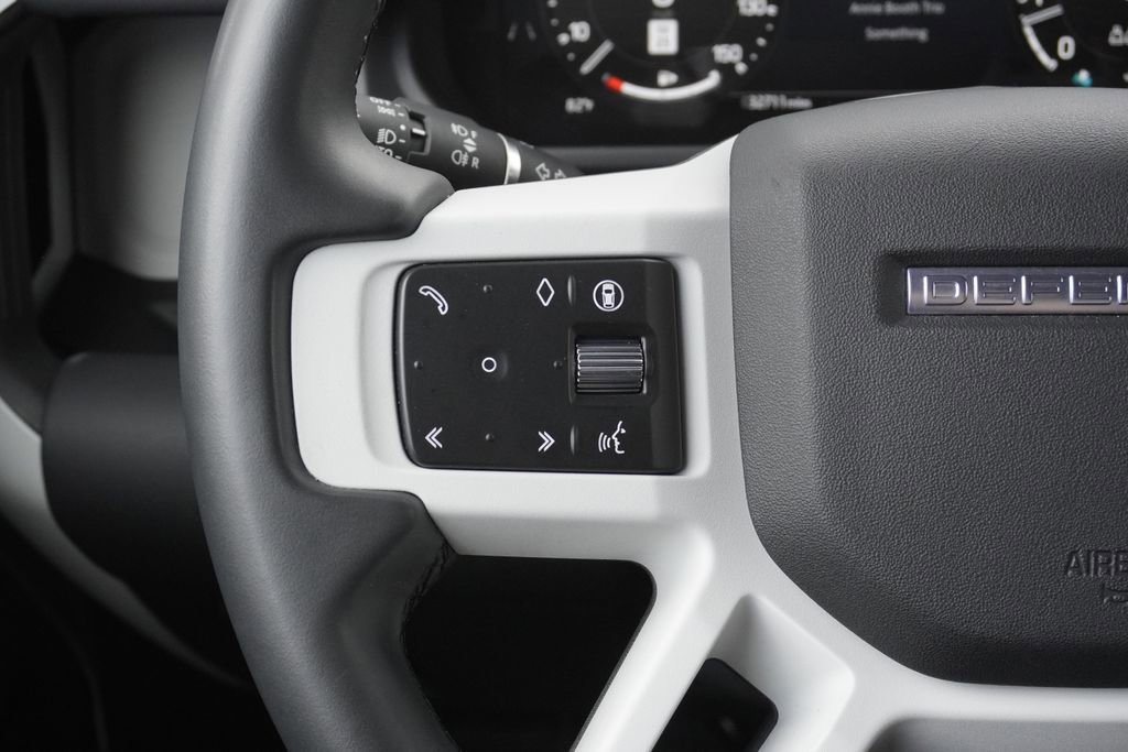 Used 2025 Land Rover Defender 110 S AWD/4WD image 12