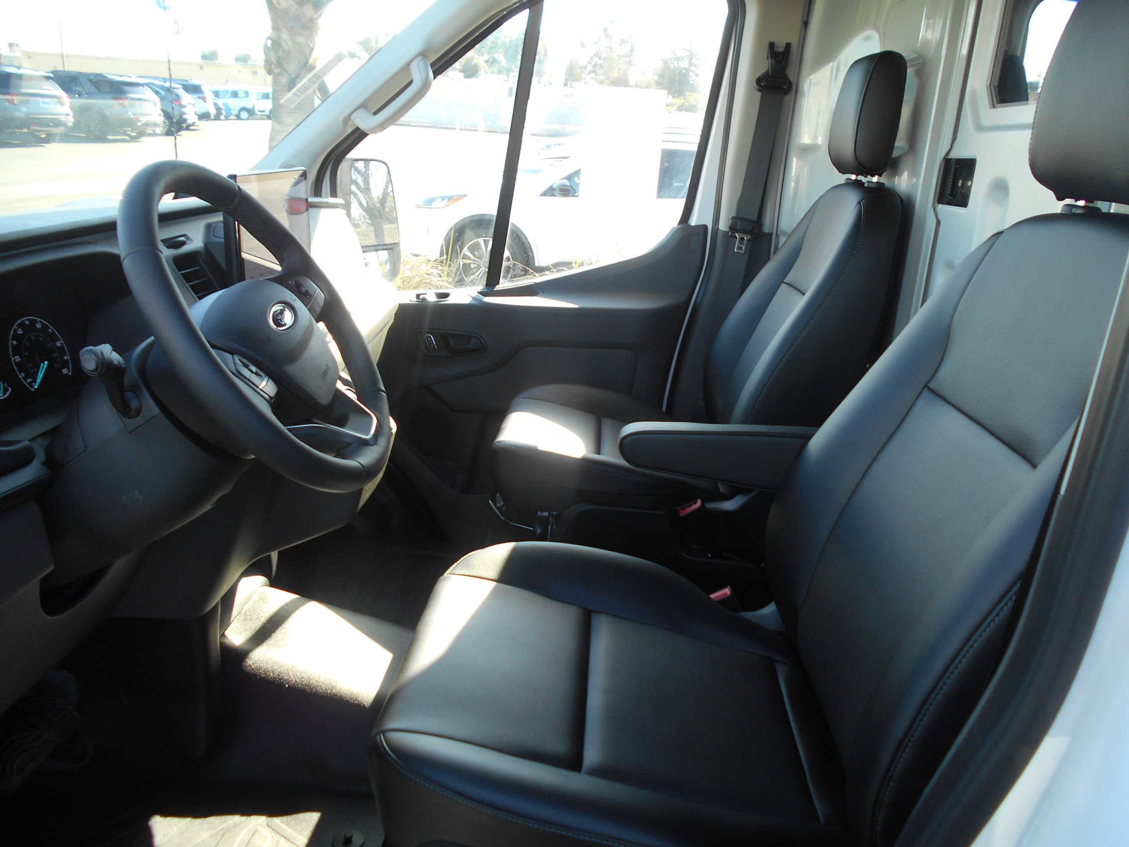 Used 2022 Ford E-Transit Medium Roof w/ Load Area Protection Package image 6