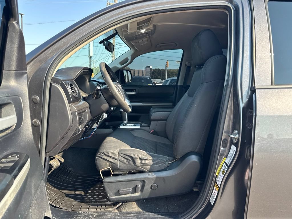 Used 2015 Toyota Tundra SR5 w/ SR5 Upgrade Package AWD/4WD image 16