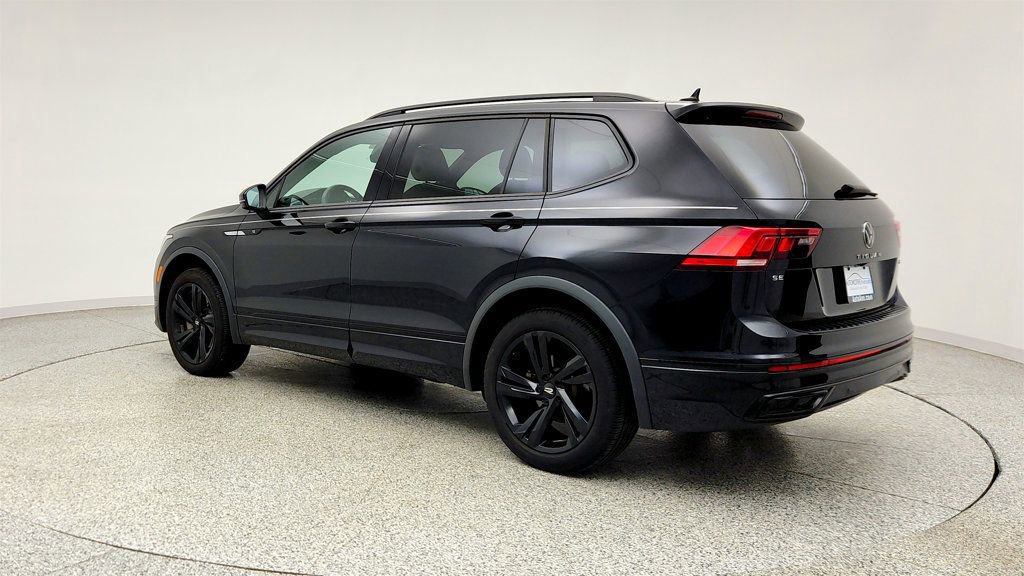 Used 2024 Volkswagen Tiguan SE R-Line AWD/4WD image 7