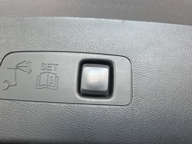 Used 2023 Lincoln Corsair AWD w/ Equipment Group 101A image 13
