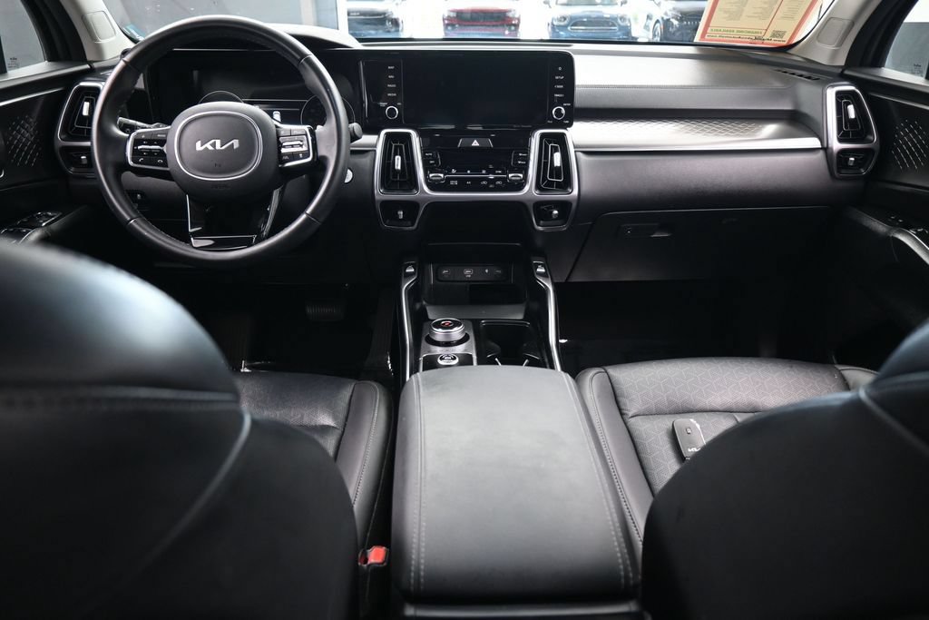 Used 2023 Kia Sorento EX w/ Panoramic Sunroof Package FWD image 42