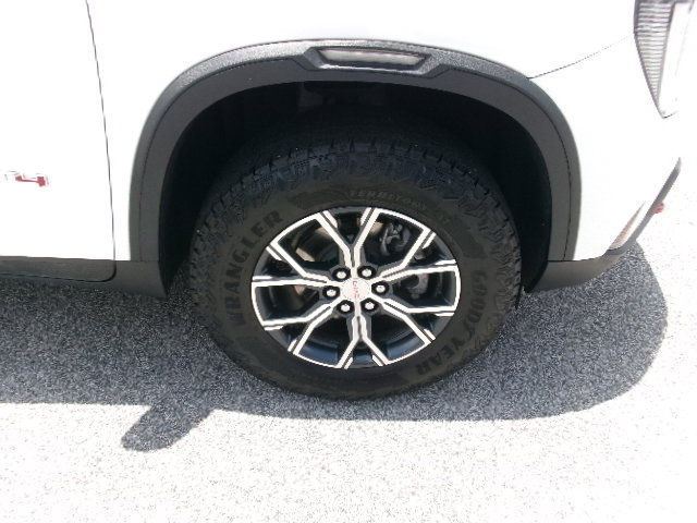 Used 2024 GMC Acadia AT4 w/ Luxury Package AWD/4WD image 9