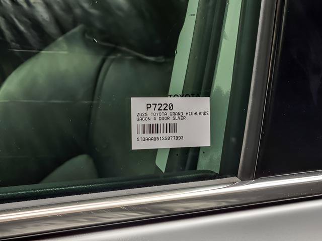 Certified 2025 Toyota Grand Highlander AWD image 29