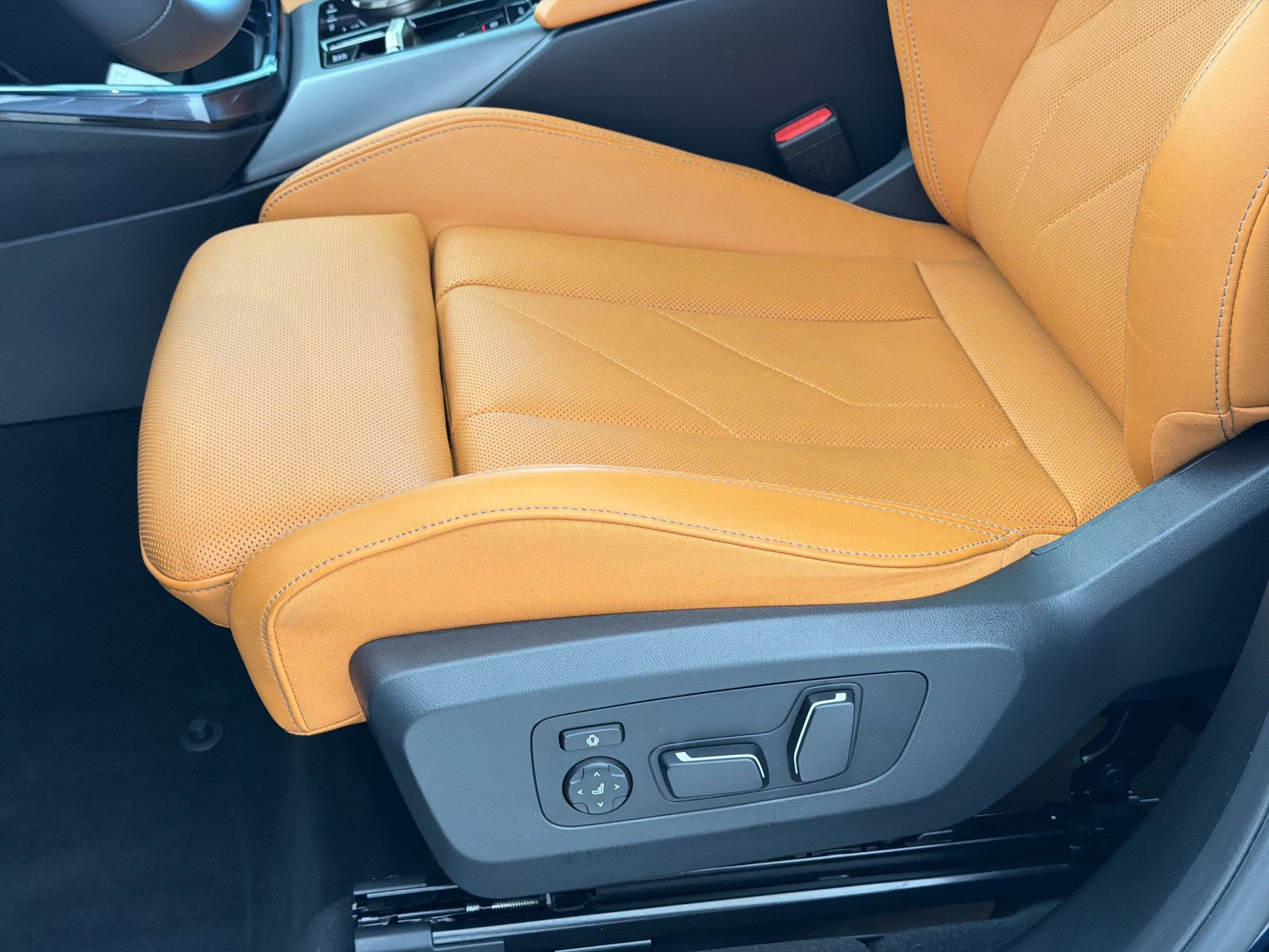 Used 2025 BMW X3 xDrive30i w/ Premium Package image 14