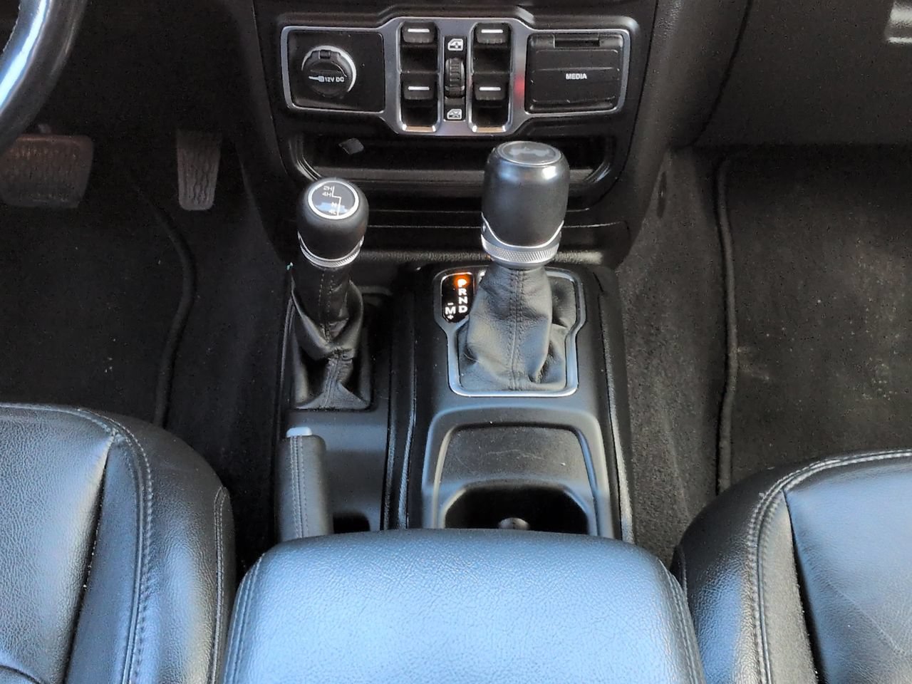 Used 2021 Jeep Wrangler Unlimited Sahara AWD/4WD image 19