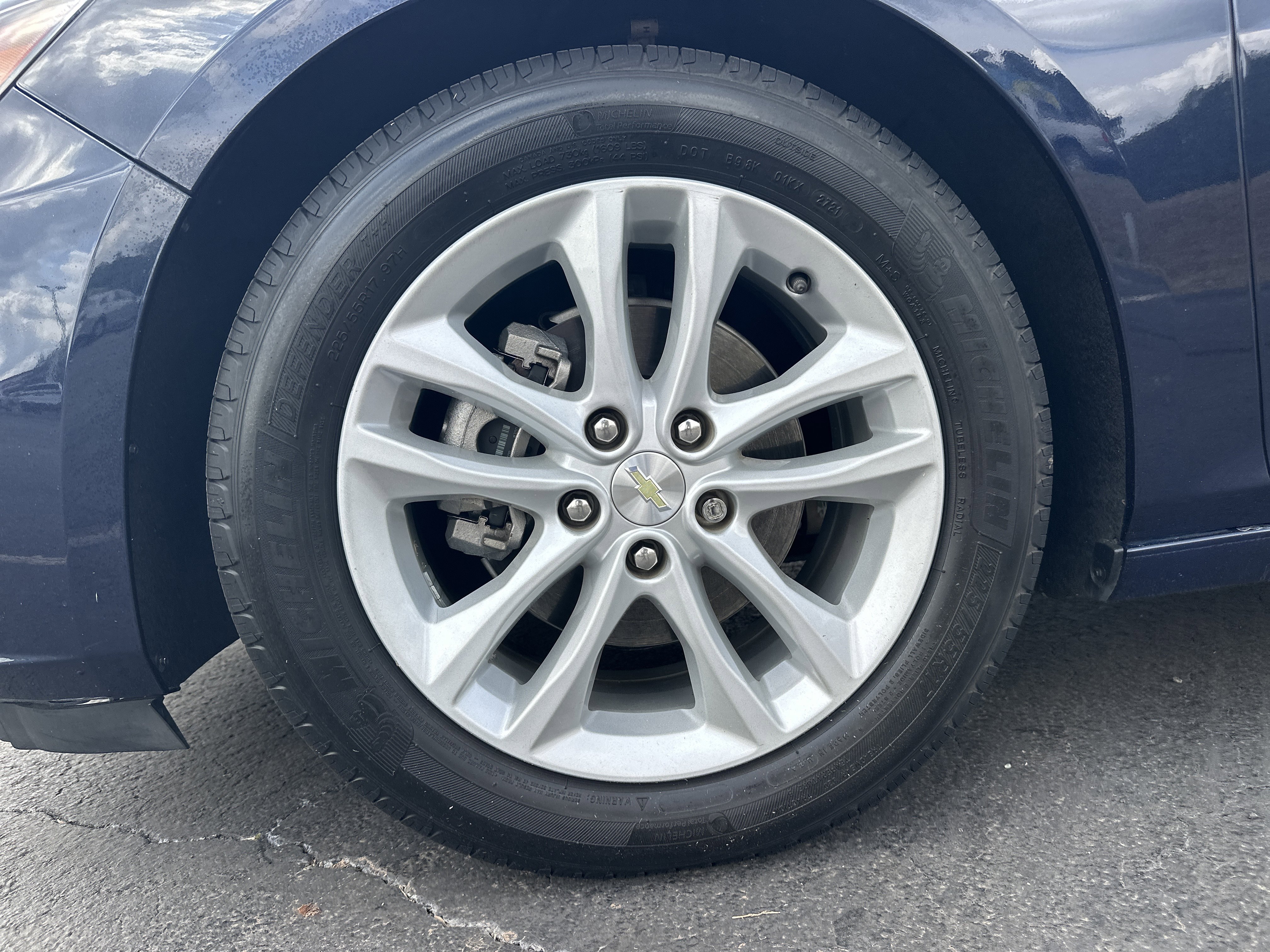 Used 2018 Chevrolet Malibu LT image 12