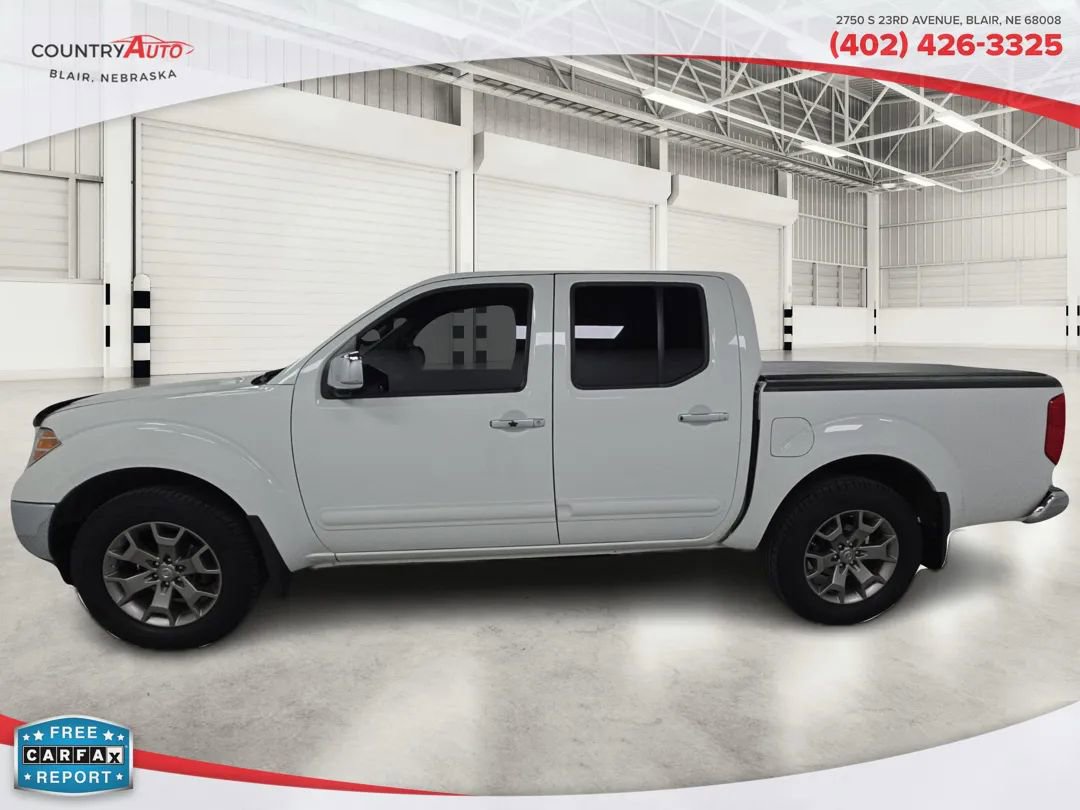 Used 2015 Nissan Frontier SL w/ Moonroof Package image 2