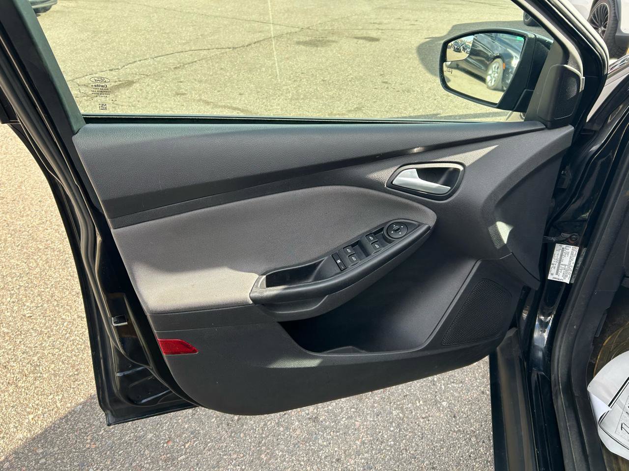 Used 2014 Ford Focus SE w/ SE Winter Package image 14