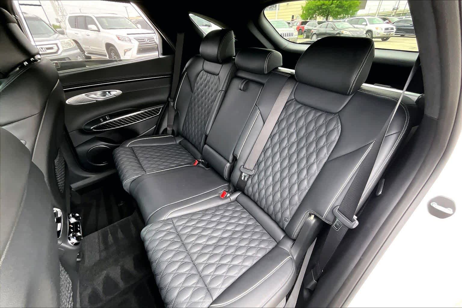 Used 2023 Genesis GV70 3.5T Sport w/ Sport Prestige Package AWD/4WD image 19