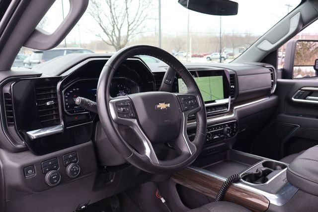 Used 2025 Chevrolet Silverado 2500 LT w/ Convenience Package AWD/4WD image 15