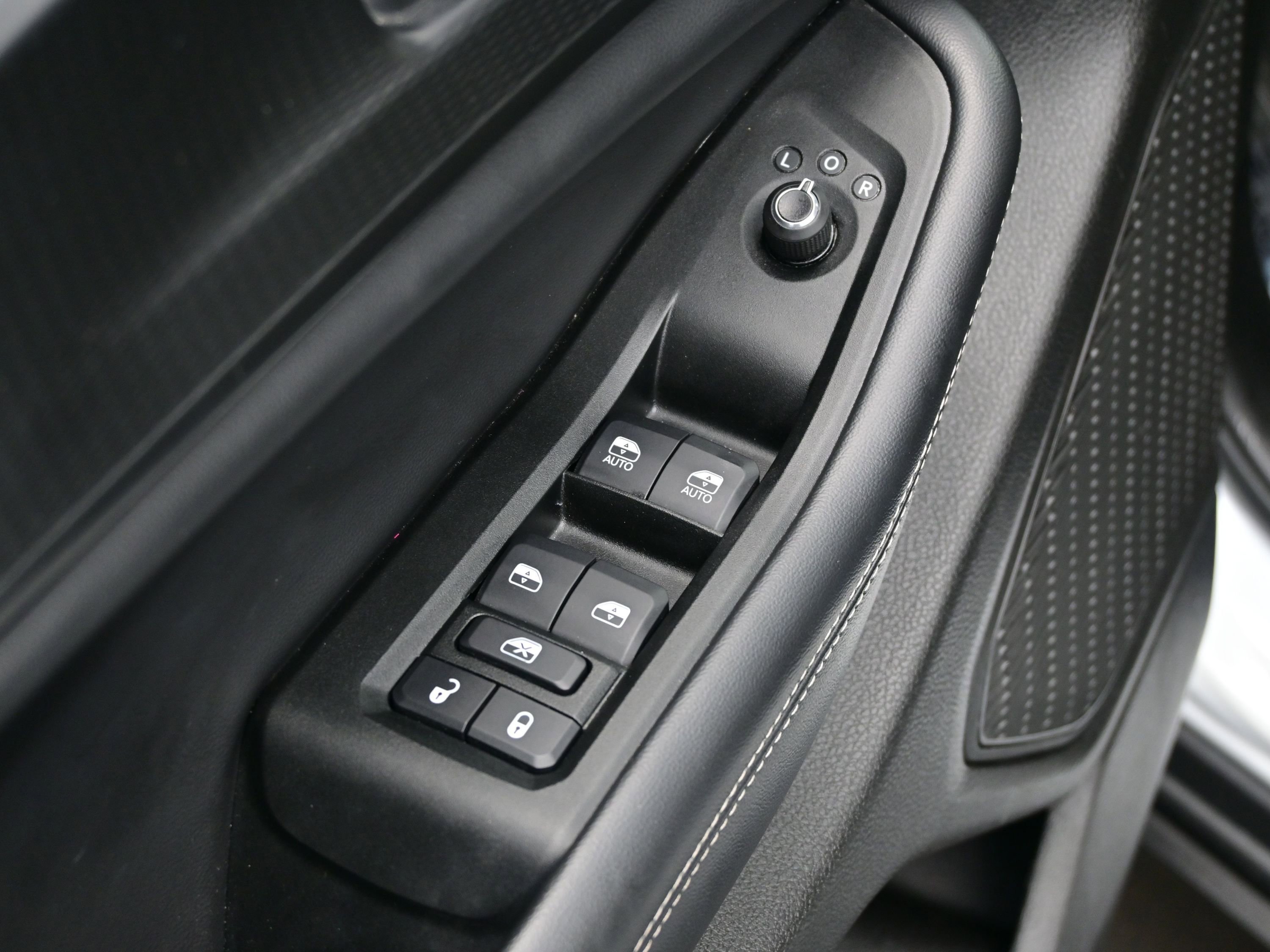 Used 2025 Jeep Grand Cherokee L Laredo w/ Trailer Tow Package image 10