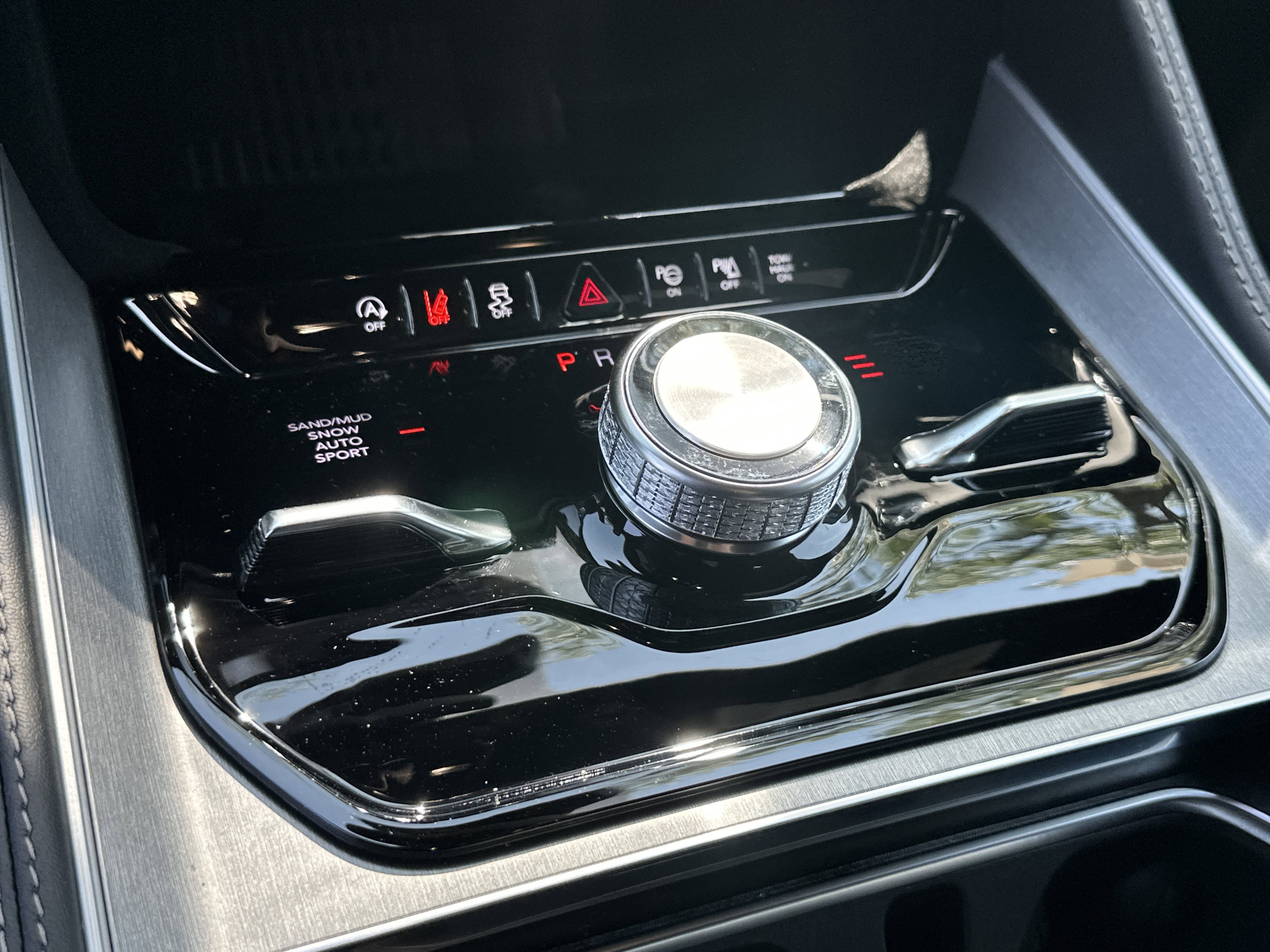 New 2026 Jeep Grand Wagoneer L Limited AWD/4WD image 4