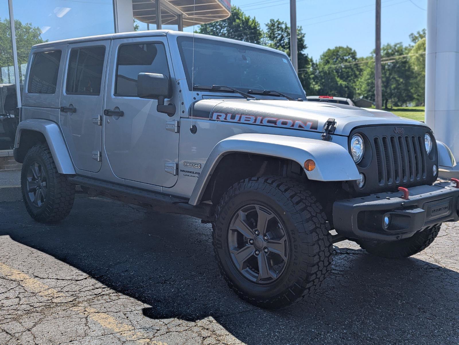 Used 2018 Jeep Wrangler Unlimited Rubicon w/ Max Tow Package AWD/4WD image 6