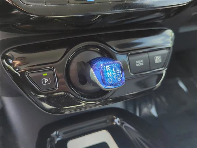 Certified 2018 Toyota Prius Three FWD image 22