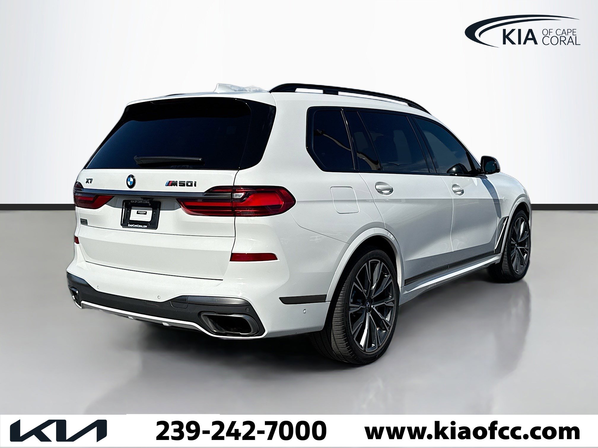 Used 2020 BMW X7 M50i w/ Executive Package image 5