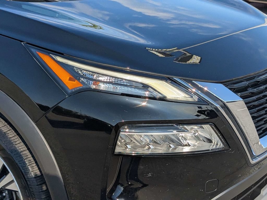 Used 2023 Nissan Rogue SV w/ SV Premium B Package FWD image 11