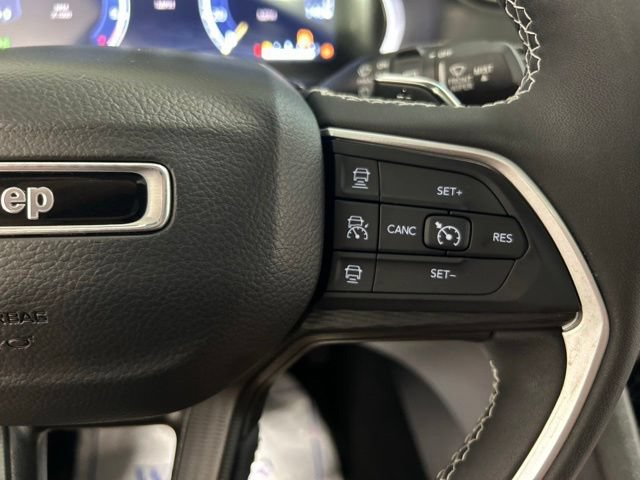 Used 2023 Jeep Grand Cherokee L Laredo AWD/4WD image 26