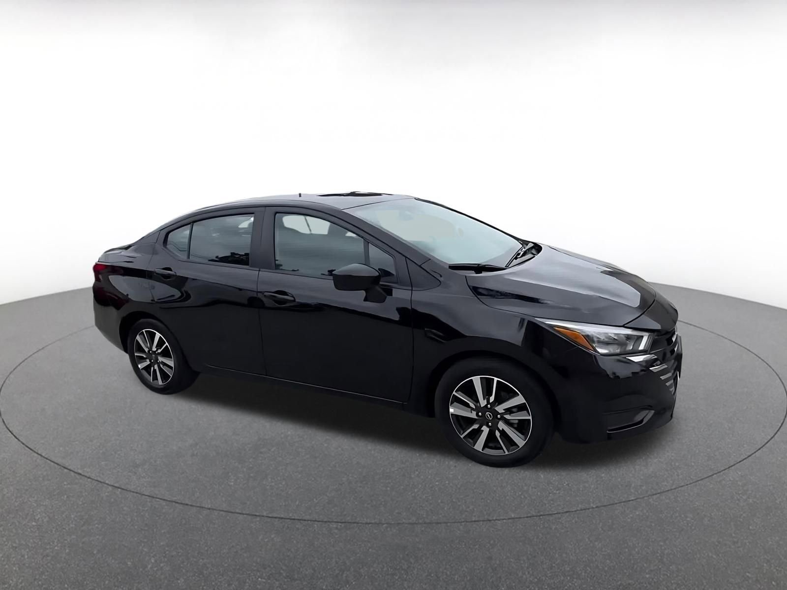 Used 2025 Nissan Versa SV FWD image 2