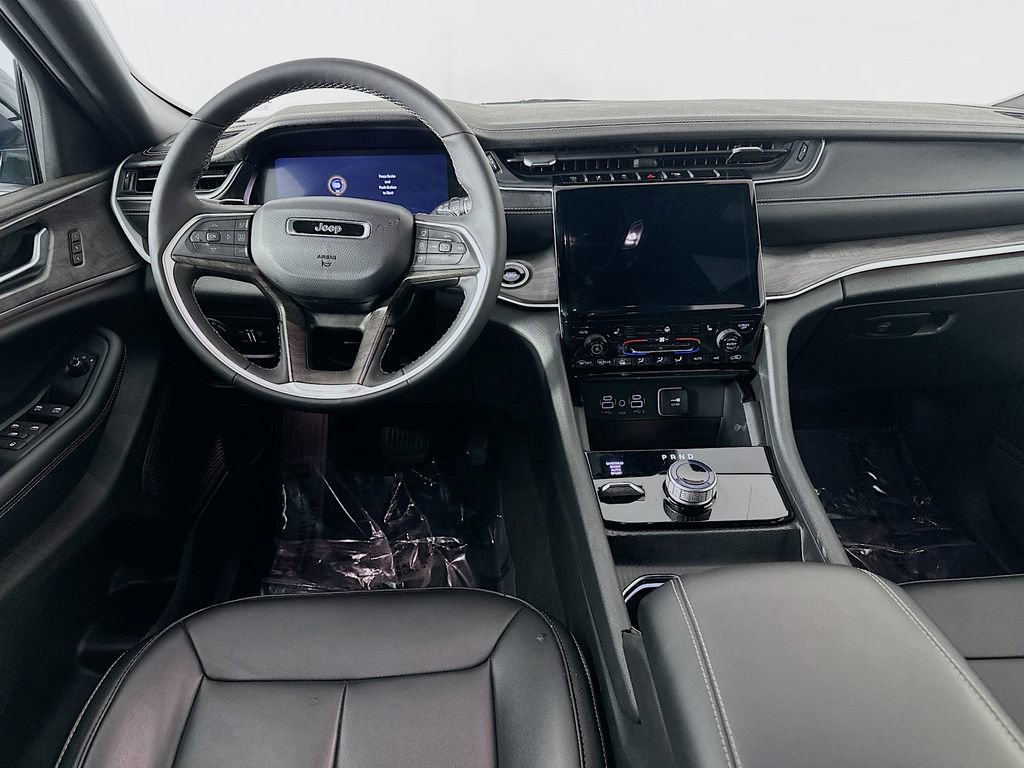 Certified 2025 Jeep Grand Cherokee Limited image 33