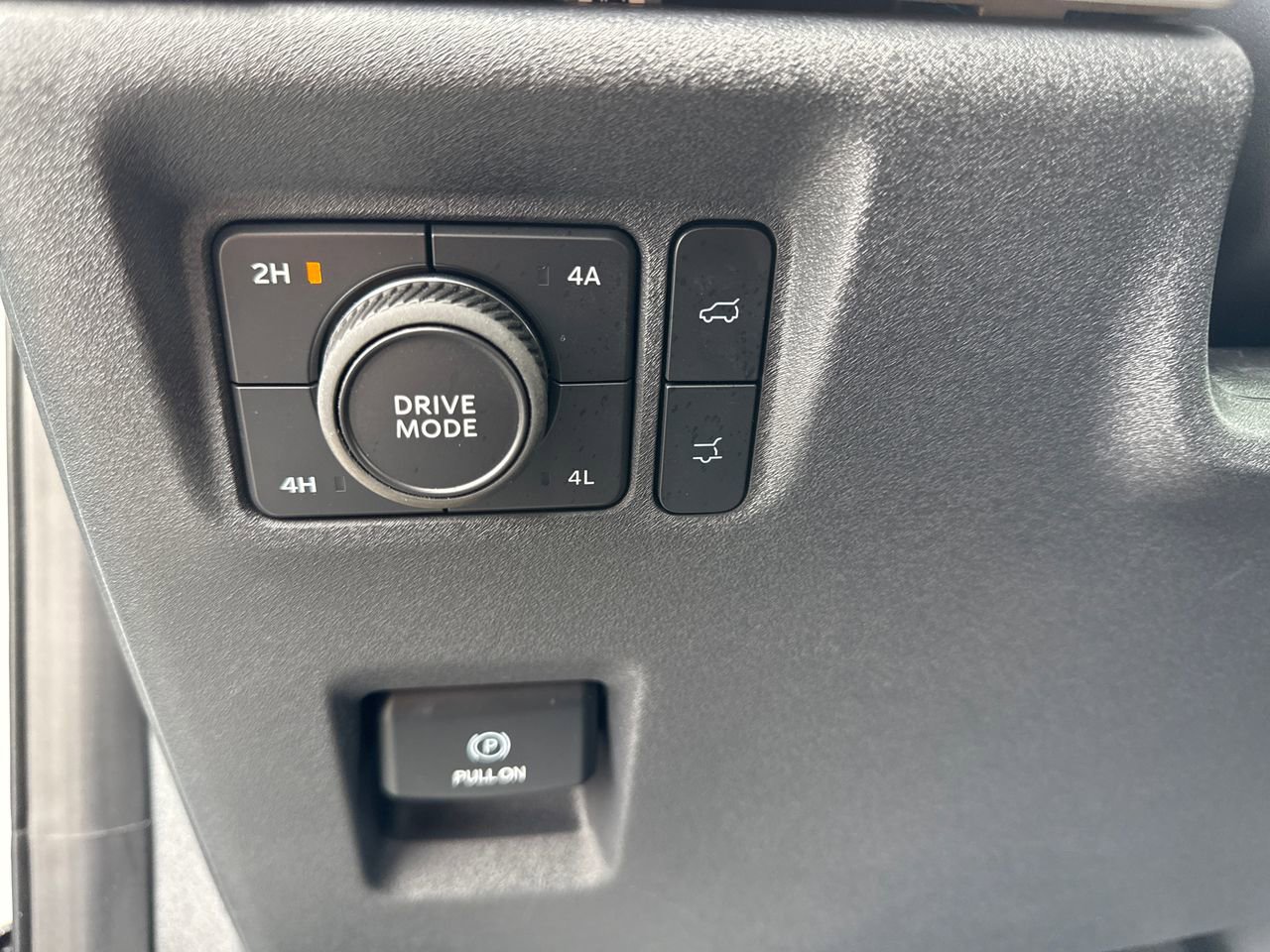 Used 2025 Ford Expedition Active image 18