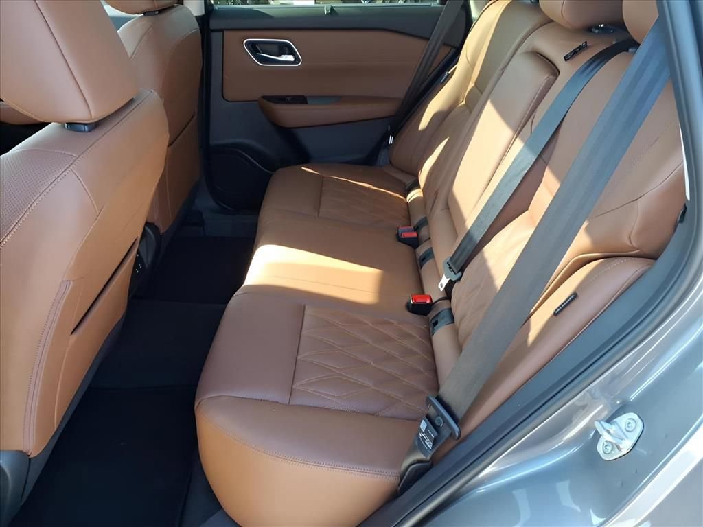 New 2026 Nissan Rogue Platinum image 12