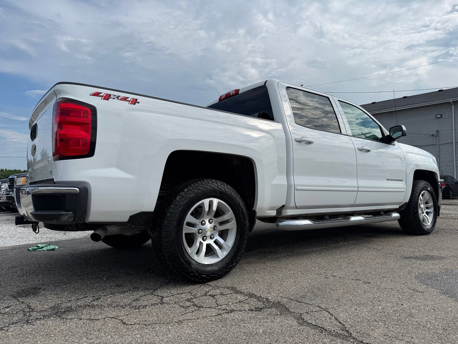 Used 2018 Chevrolet Silverado 1500 LT w/ All Star Edition AWD/4WD image 5