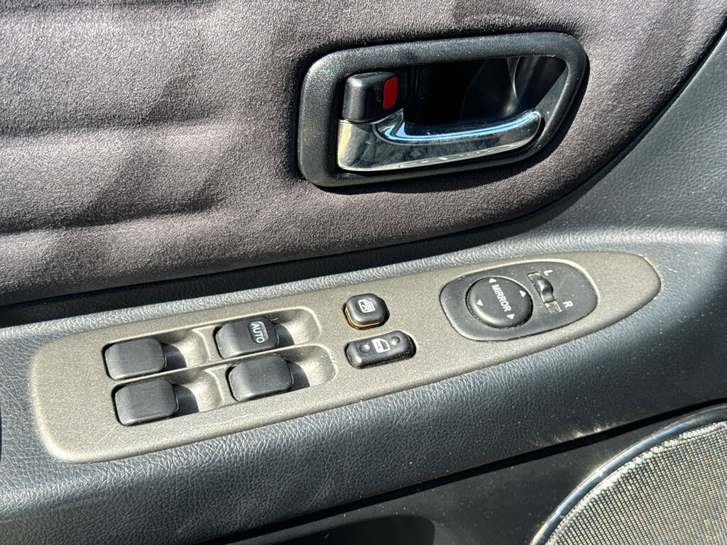Used 2002 Lexus IS 300 SportCross RWD image 27