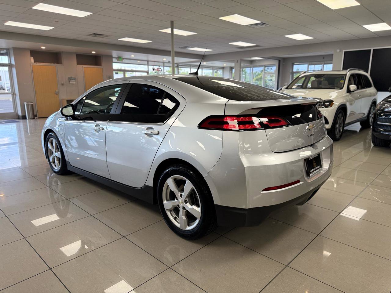 Used 2014 Chevrolet Volt FWD image 6