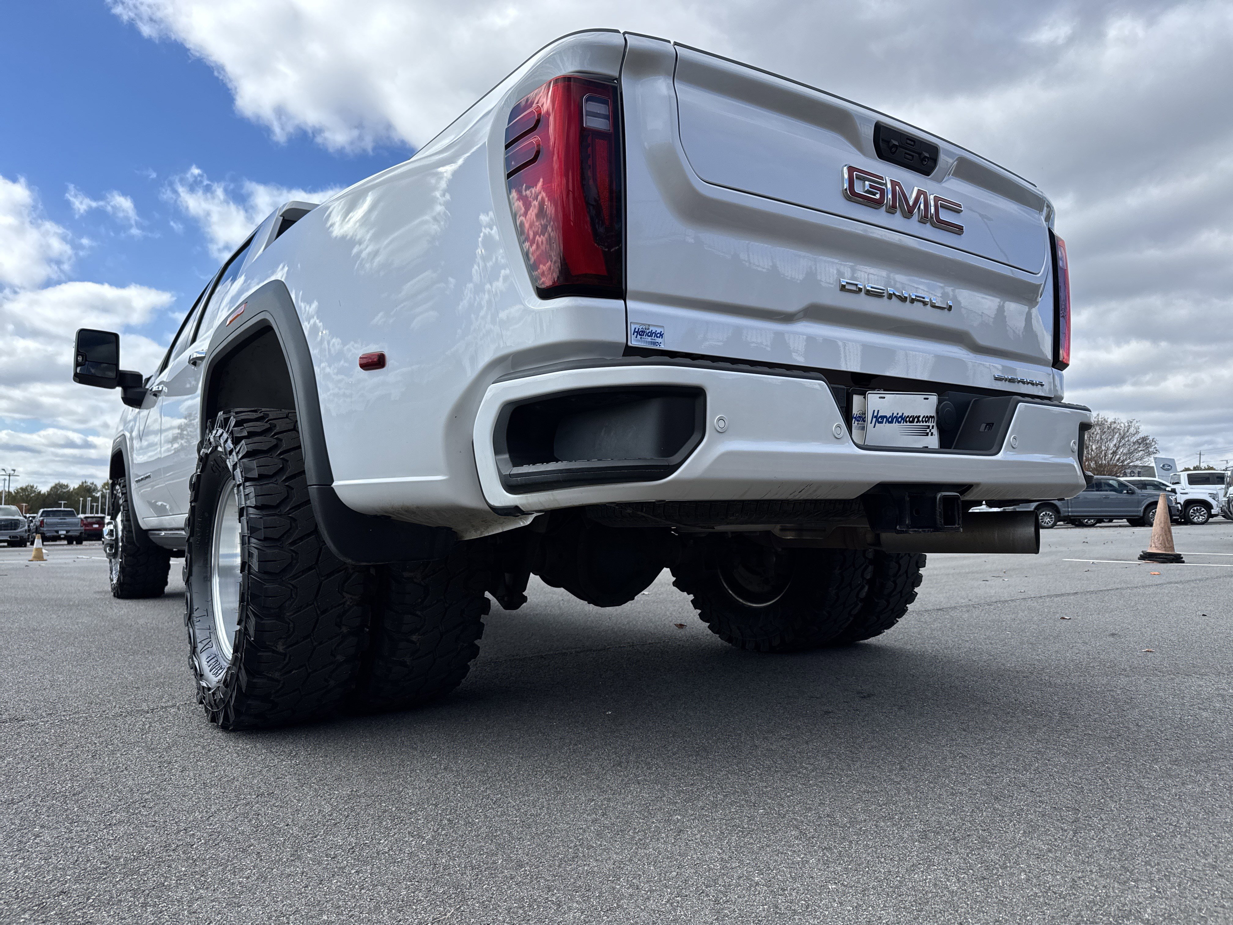 Used 2024 GMC Sierra 3500 Denali w/ Technology Package image 8