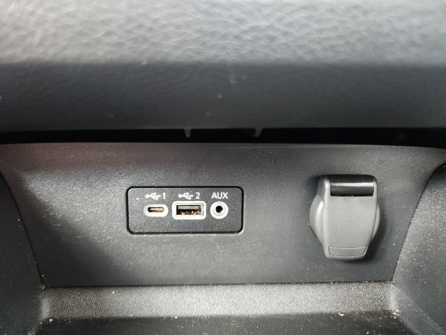 Used 2025 Nissan Altima 2.5 SV FWD image 25