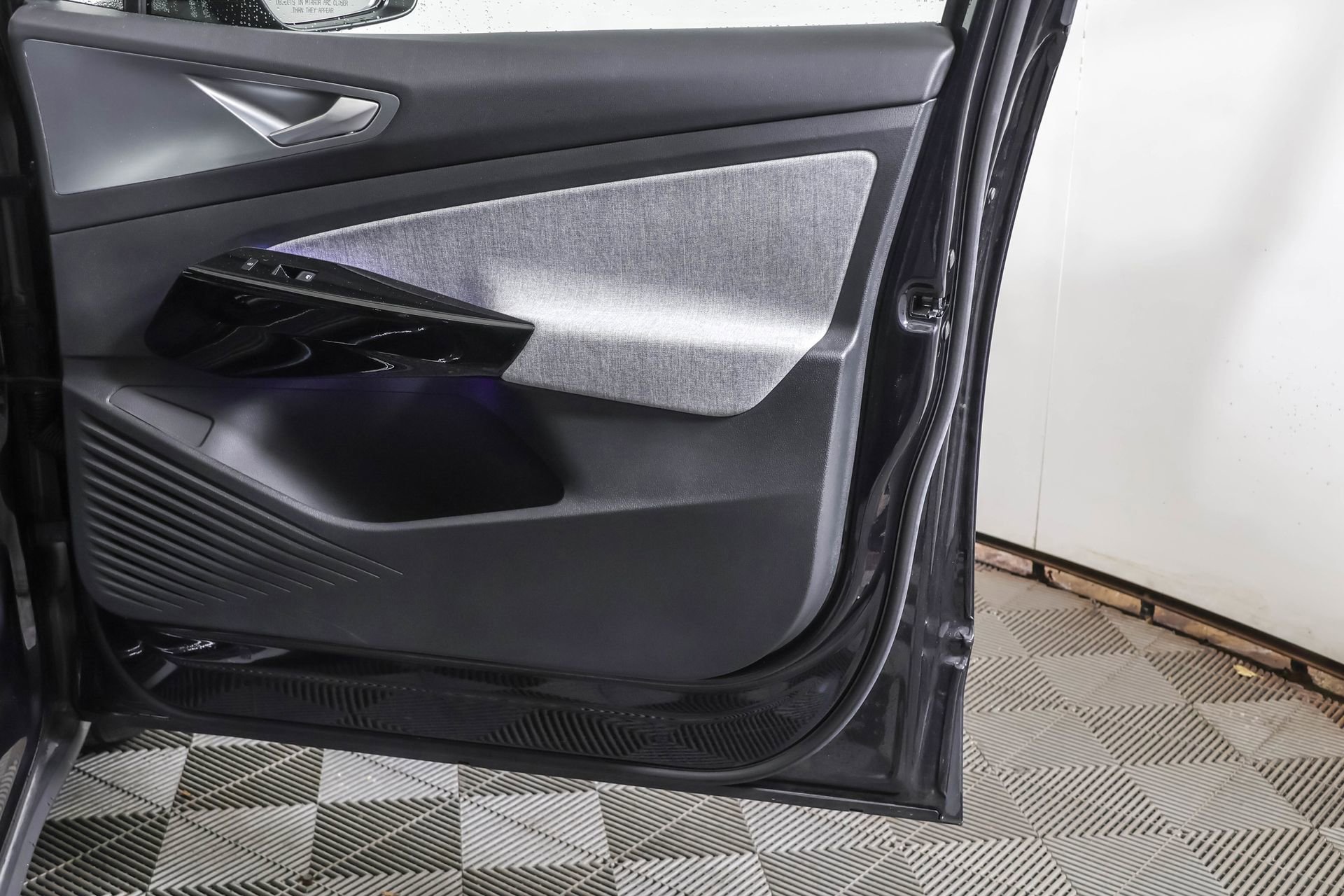 Used 2023 Volkswagen ID.4 2WD image 46