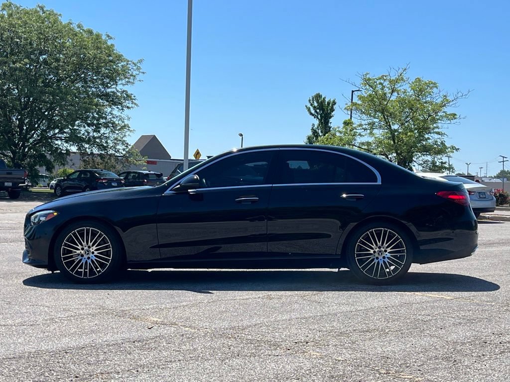 Used 2025 Mercedes-Benz C 300 4MATIC Sedan image 4