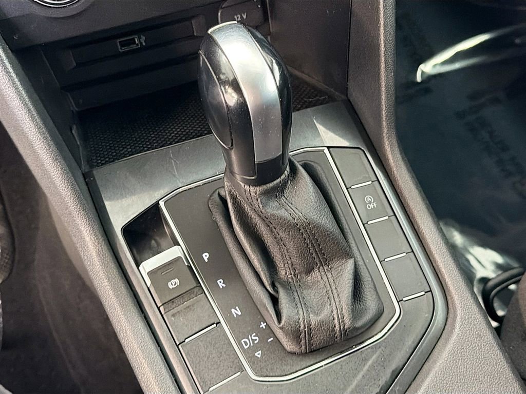 Used 2018 Volkswagen Tiguan S FWD image 18
