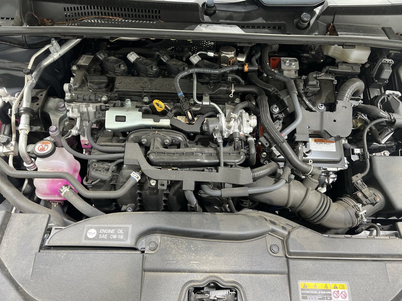Used 2025 Toyota Prius LE FWD image 25