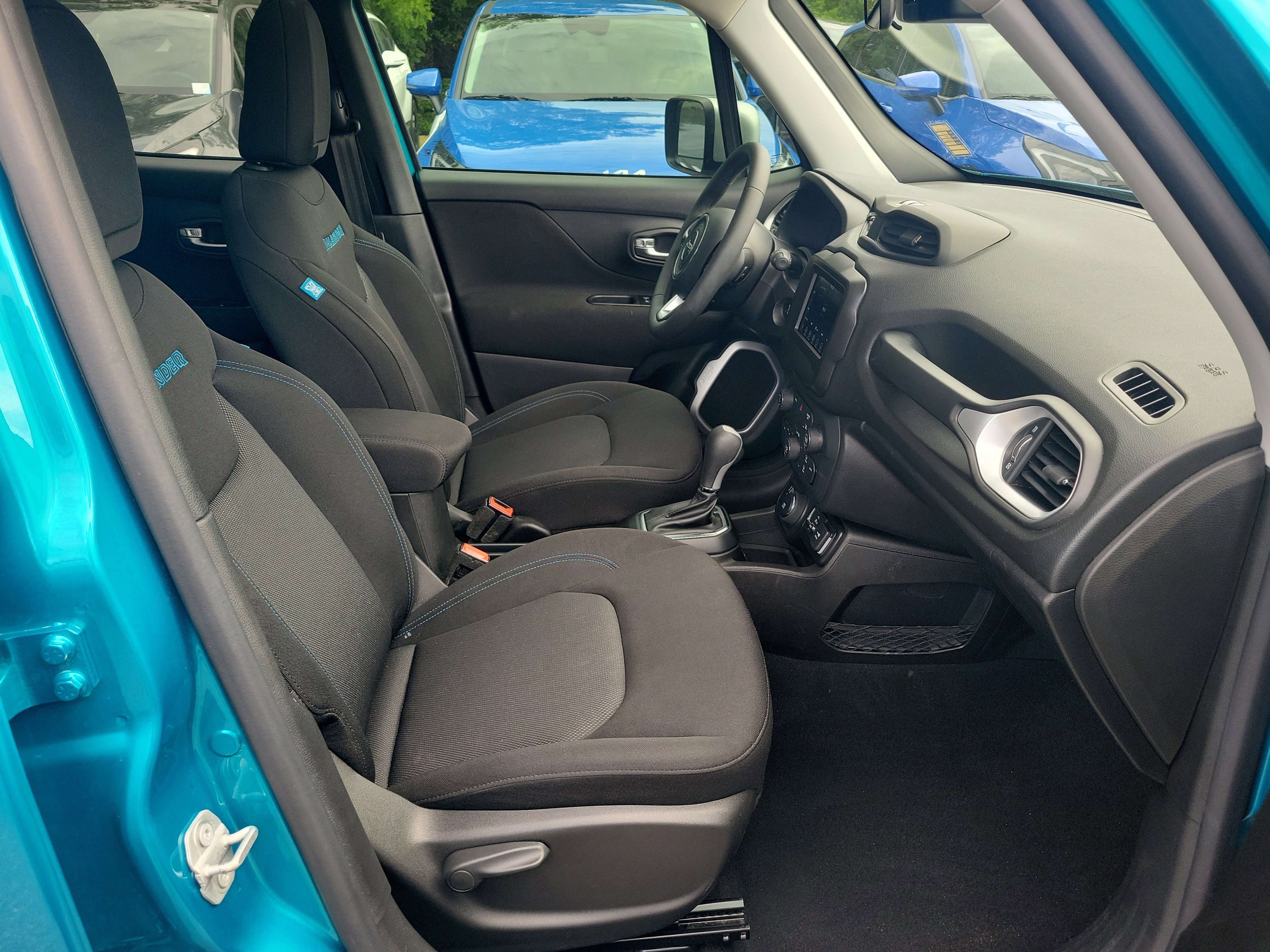 Used 2021 Jeep Renegade Latitude AWD/4WD image 7