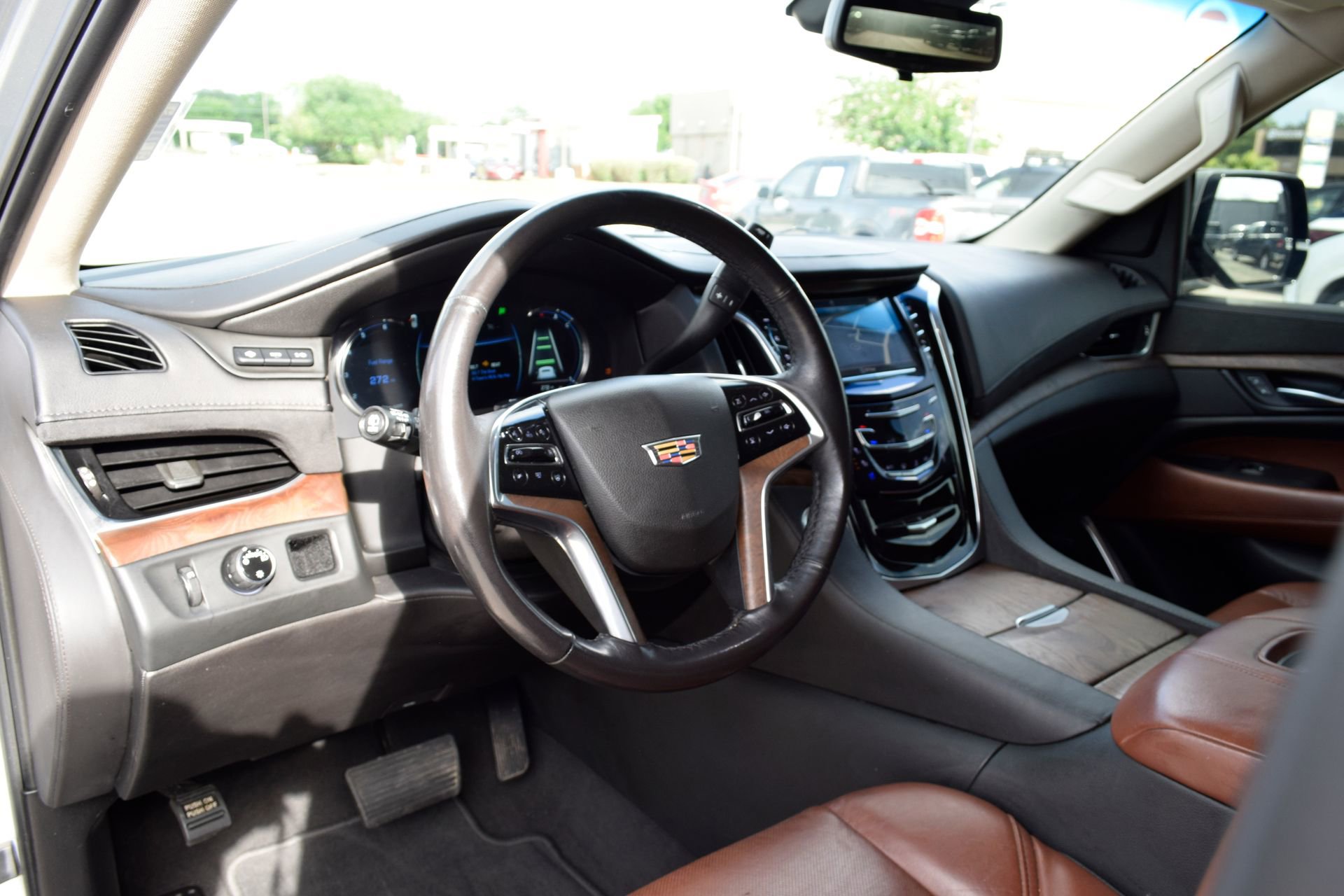 Used 2019 Cadillac Escalade ESV Luxury RWD image 17