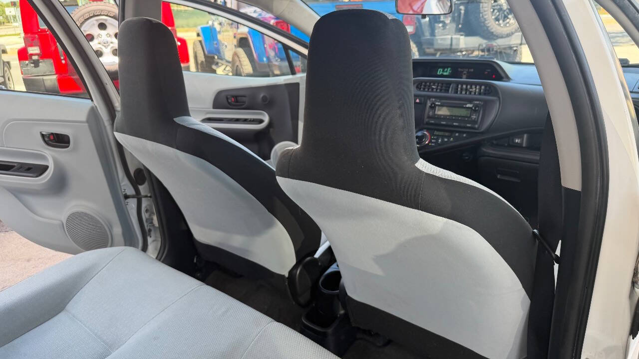 Used 2012 Toyota Prius C One FWD image 14