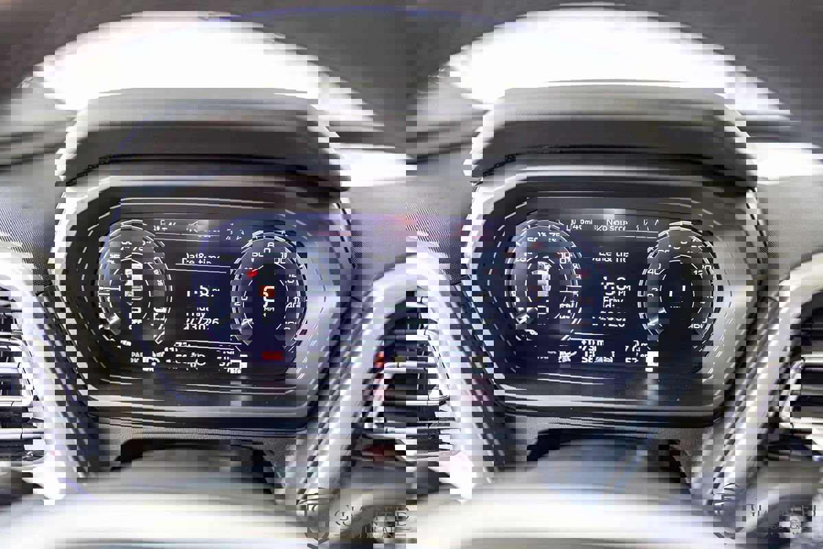 Used 2024 Audi Q4 e-tron Premium Plus w/ Premium Plus image 24