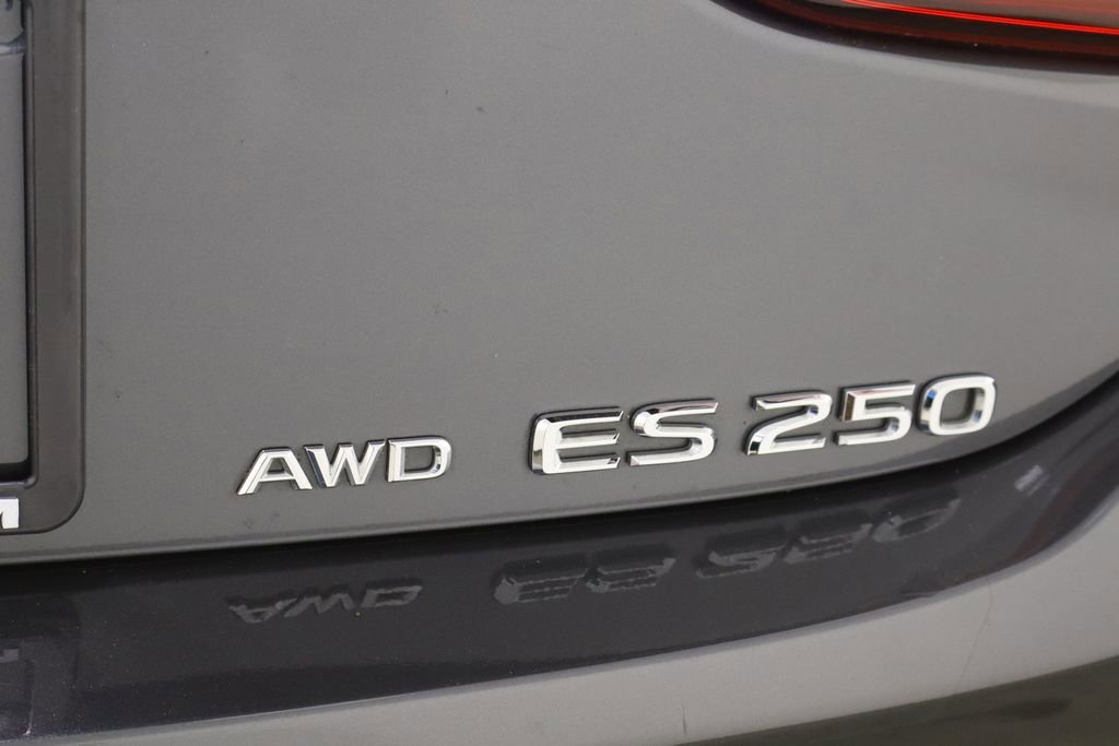 Used 2023 Lexus ES 250 w/ Premium Package image 45