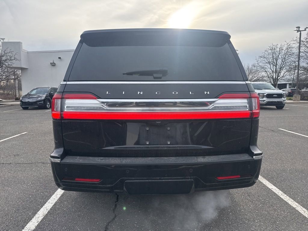 Used 2018 Lincoln Navigator L Reserve w/ Technology Package image 10