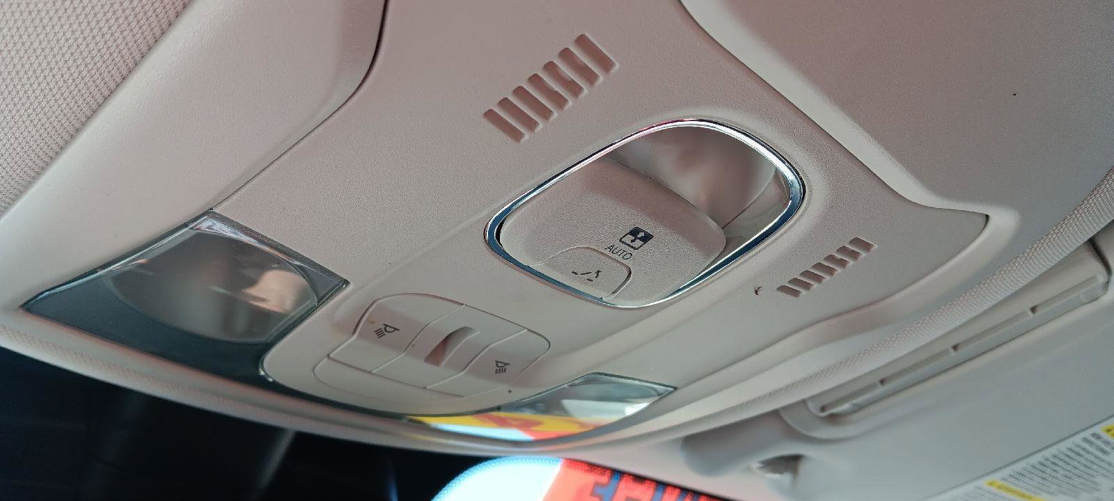 Used 2018 Jeep Renegade Latitude image 22