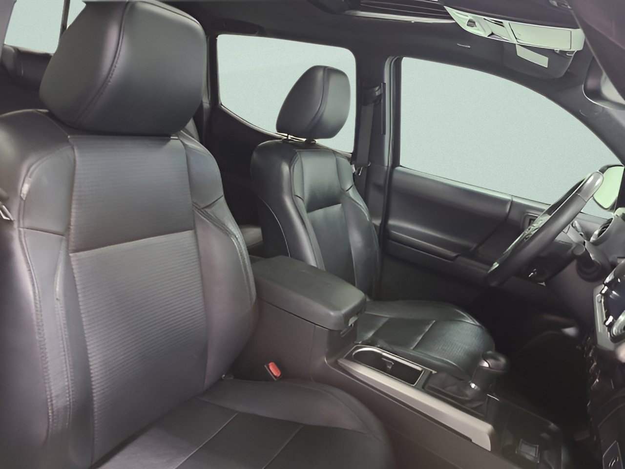 Used 2022 Toyota Tacoma Limited AWD/4WD image 14